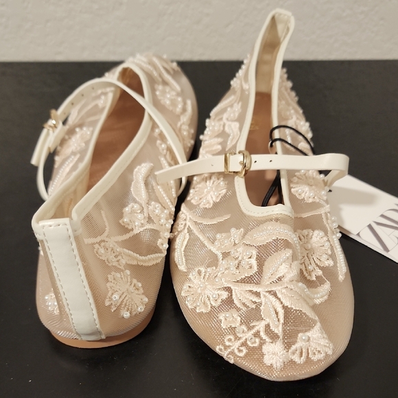 Zara Women's Beige Floral Flats - Picture 2 of 6